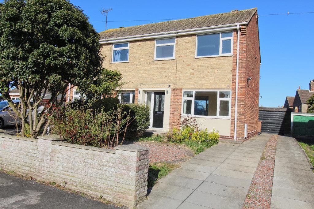 St. Nicholas Drive, Hornsea 3 bed semidetached house £185,000