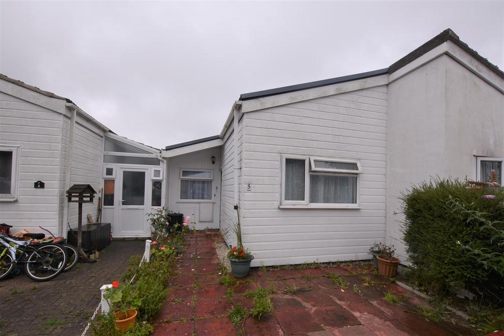 Charlotte Close, Mount Hawke, Truro 2 bed bungalow £175,000