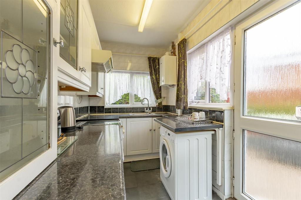 Kitchen (2)-HDR copy.jpg