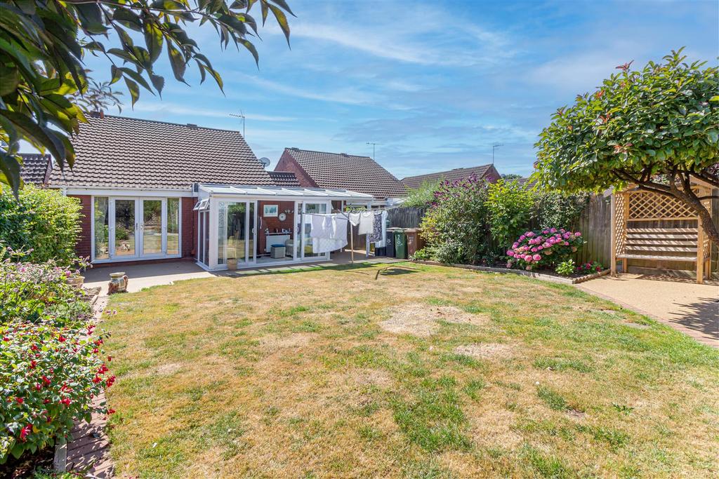 Lyneham Close, Worcester 2 bed detached bungalow for sale £350,000