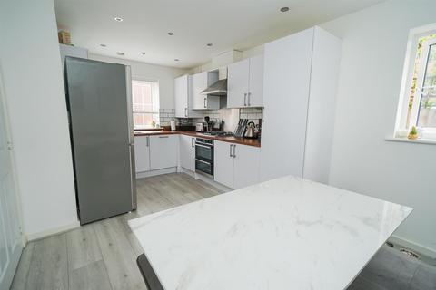 16 Bacchus Gardens, Leighton Buzzard, LU7 9SA