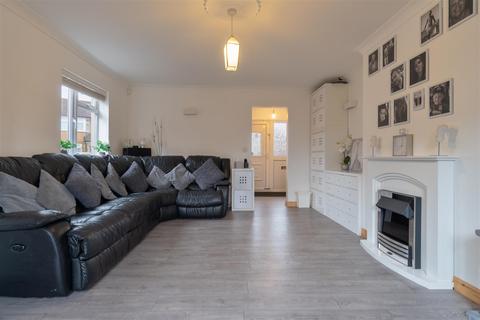 71 Radnor Avenue, Welling, DA16 2BZ