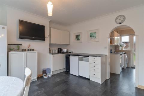 71 Radnor Avenue, Welling, DA16 2BZ