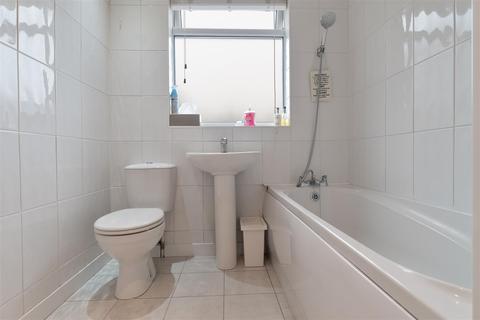 71 Radnor Avenue, Welling, DA16 2BZ