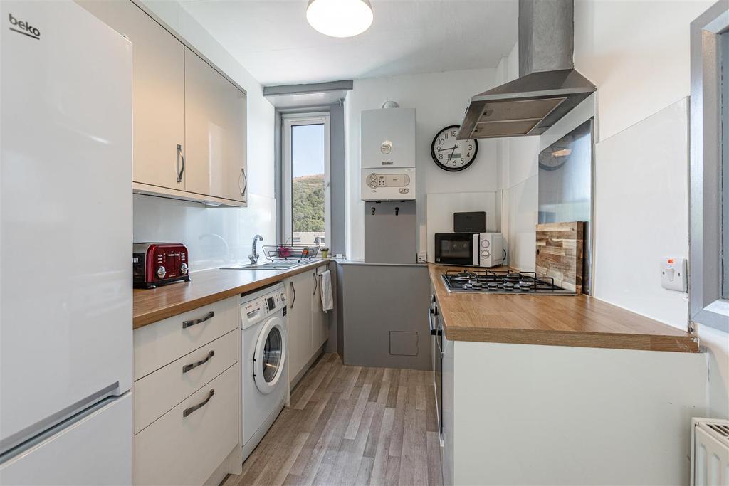 Woodside Place, Galashiels 3 bed flat £109,500