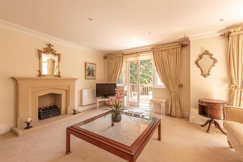 Apartment 3, Bishops House, 42 Four Oaks Road, Sutton Coldfield, B74 2UP