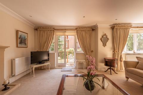 Apartment 3, Bishops House, 42 Four Oaks Road, Sutton Coldfield, B74 2UP