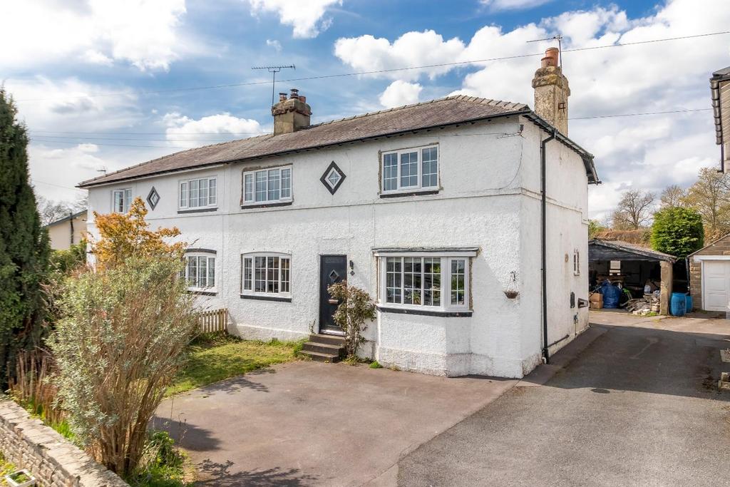Grosvenor Gardens, Huby, Leeds 3 bed semidetached house £435,000