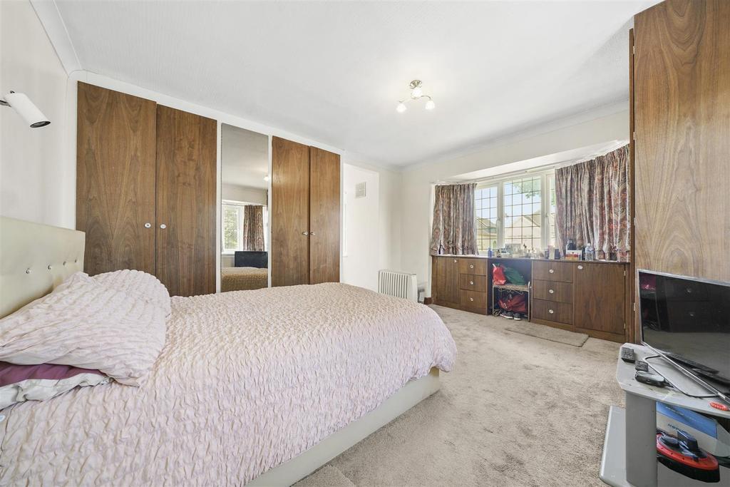 Pebworth Road, HARROW 5 bed detached house £1,450,000