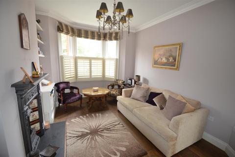 40 Tolverne Road, London, SW20 8RA