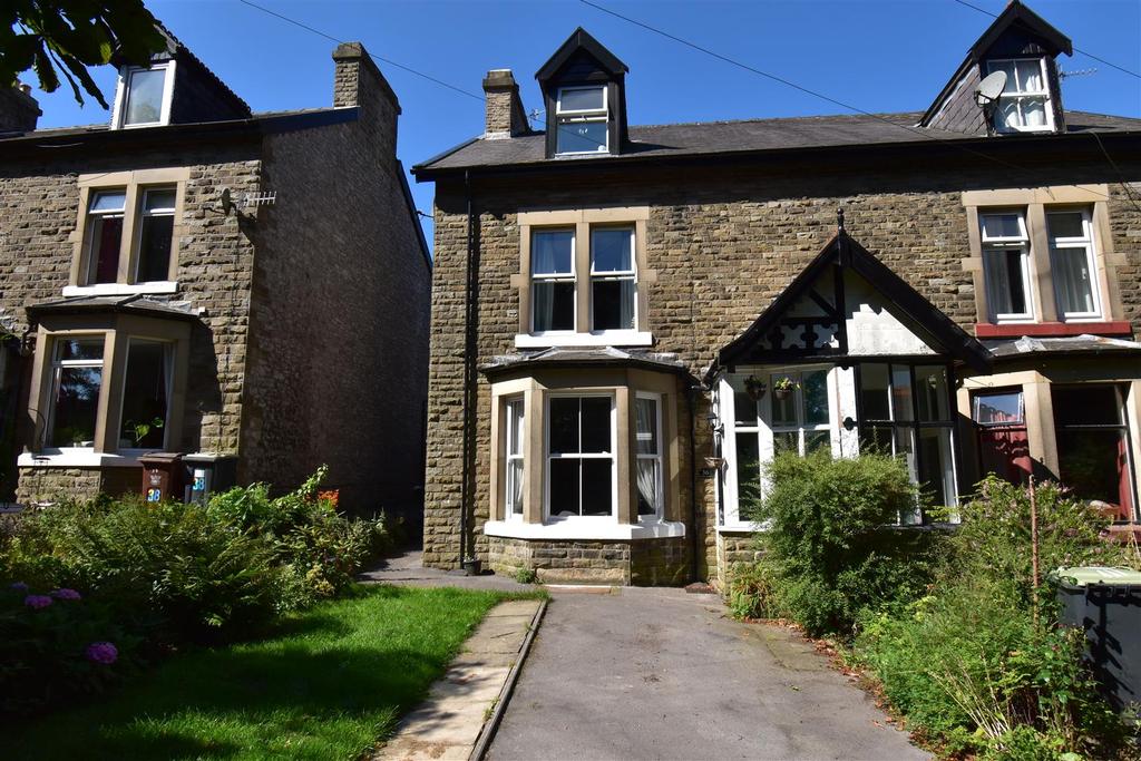 Crowestones, Buxton 4 bed end of terrace house for sale £339,950