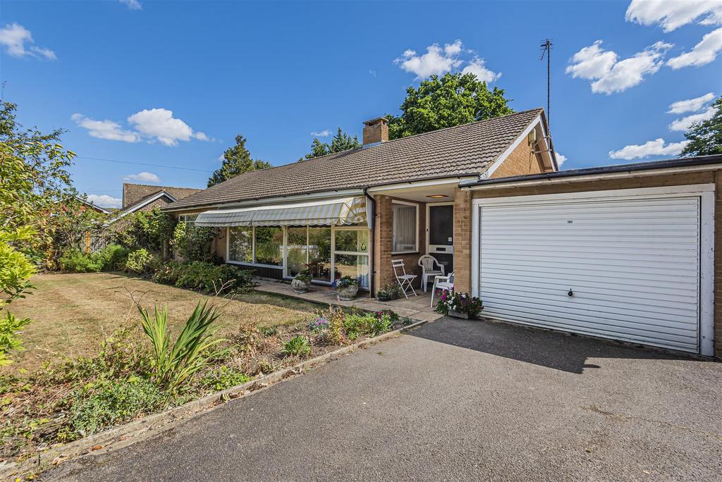 Silkmore Lane, West Horsley 3 bed bungalow for sale £850,000