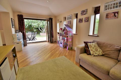 2 Auckland Close, Mickleover, Derby, DE3 9LH