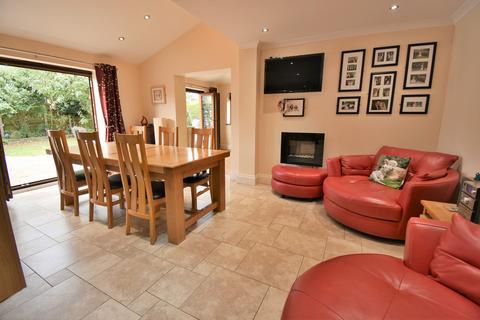 2 Auckland Close, Mickleover, Derby, DE3 9LH
