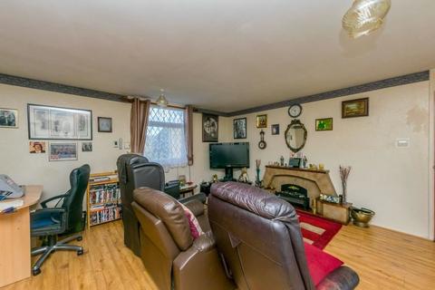 3 Bawn Path, Leeds, LS12 5QX