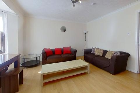 2 bedroom flat to rent, Leyden Court, Maryhill, Glasgow, G20