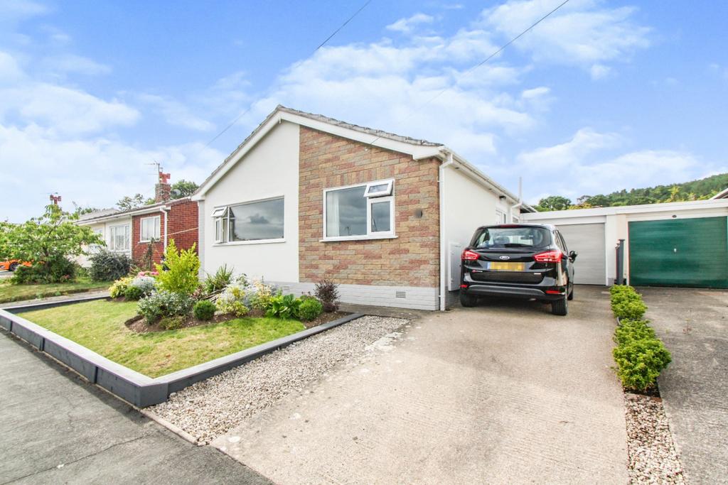 23 Lon Derw, Abergele, Conwy, LL22 3 bed bungalow £269,950