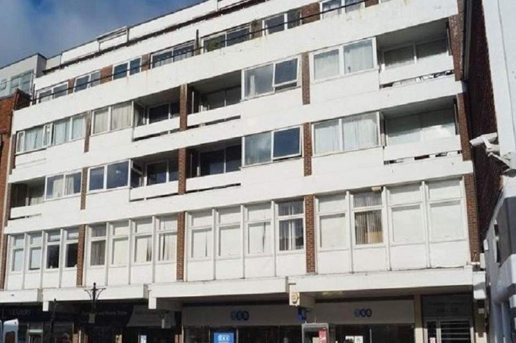 Suite 5 Cavendish House, 233235 High Street, Guildford, GU1 3BJ Office