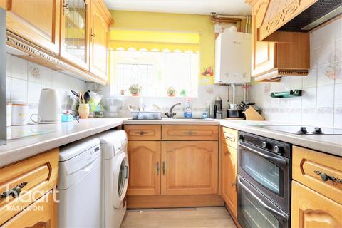 17 Camelot Gardens, Basildon, SS13 1AN