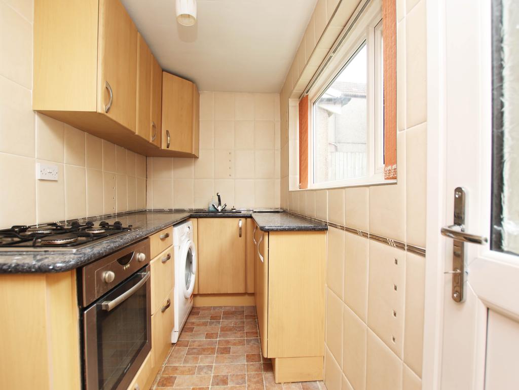 Hopkinstown Road, Hopkinstown, Pontypridd CF37 2PR 2 bed terraced house