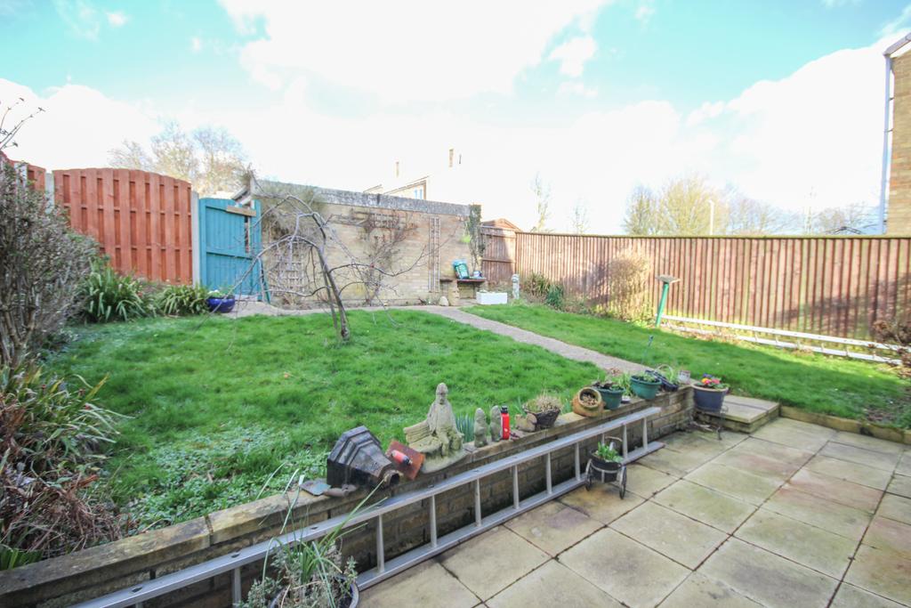 Minster Road, Haverhill CB9 3 bed semidetached house for sale £270,000