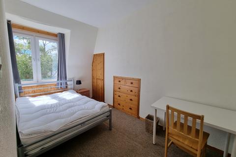2 bedroom flat to rent, Merkland Road East, Pittodrie, Aberdeen, AB24