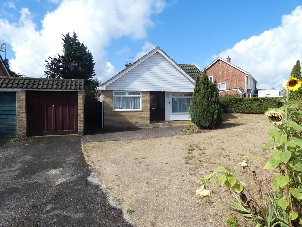 Fisher Way, Thetford, IP24 2LD 4 bed detached bungalow - £1,200 pcm (£ ...