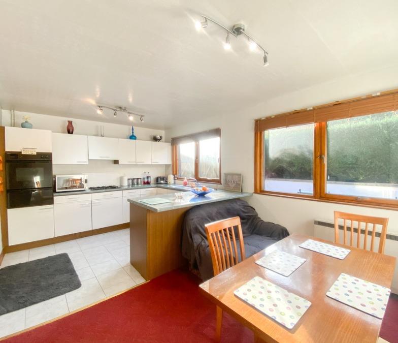 Waunfawr, Aberystwyth 3 bed detached bungalow £310,000