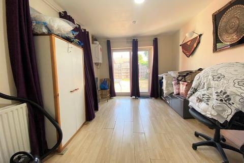 3 bedroom terraced house for sale, Hounslow, TW4