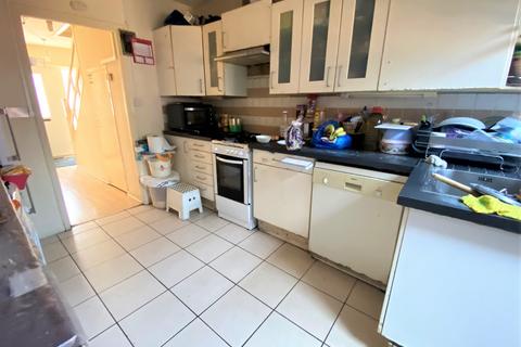 3 bedroom terraced house for sale, Hounslow, TW4