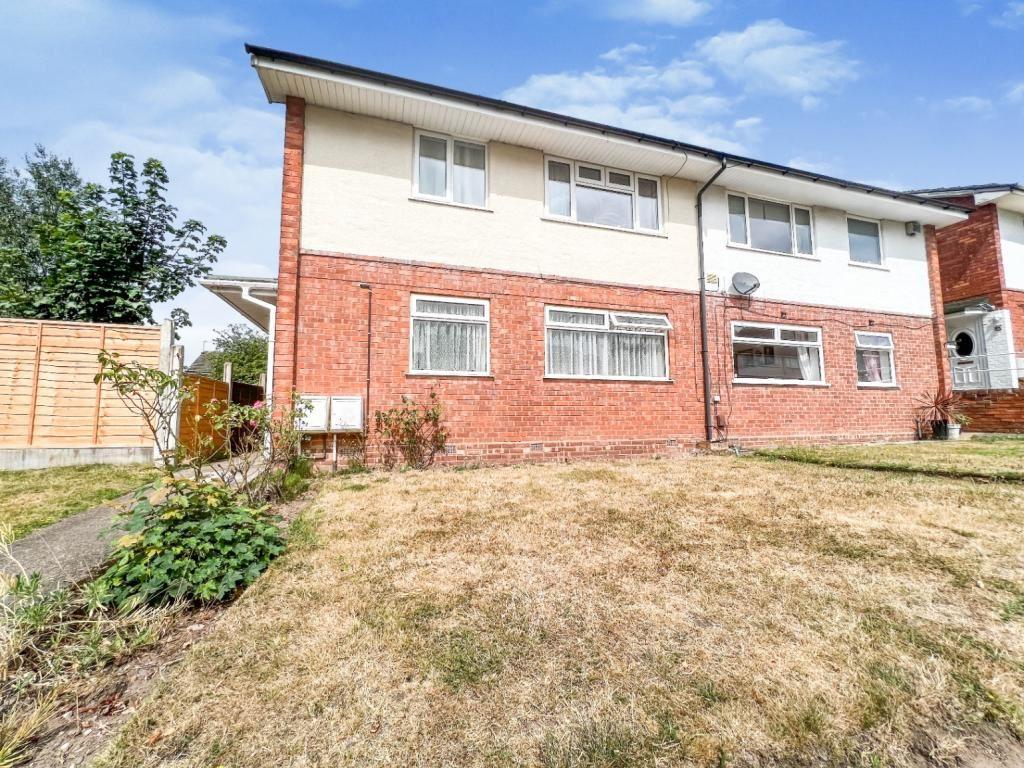 Ivyfield Road, Erdington, Birmingham, West Midlands, B23 7HL 2 bed £60,000