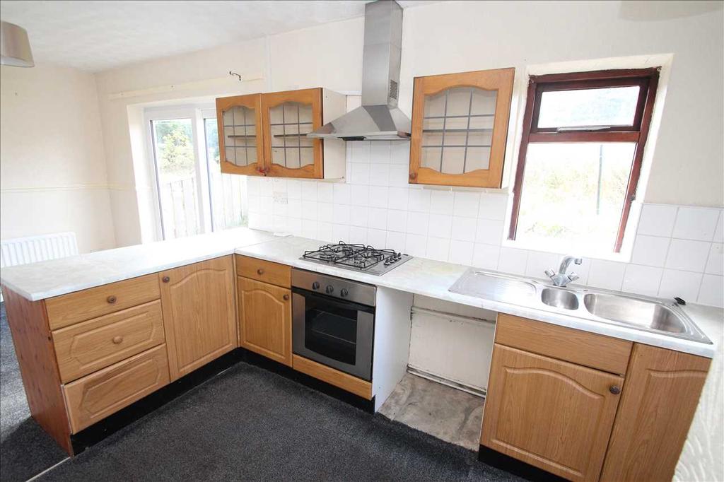 Warwick Avenue, Moorside, Consett 3 bed semidetached house to rent £