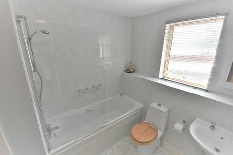 2 bedroom flat to rent, Rivulet Road, Wrexham, LL13