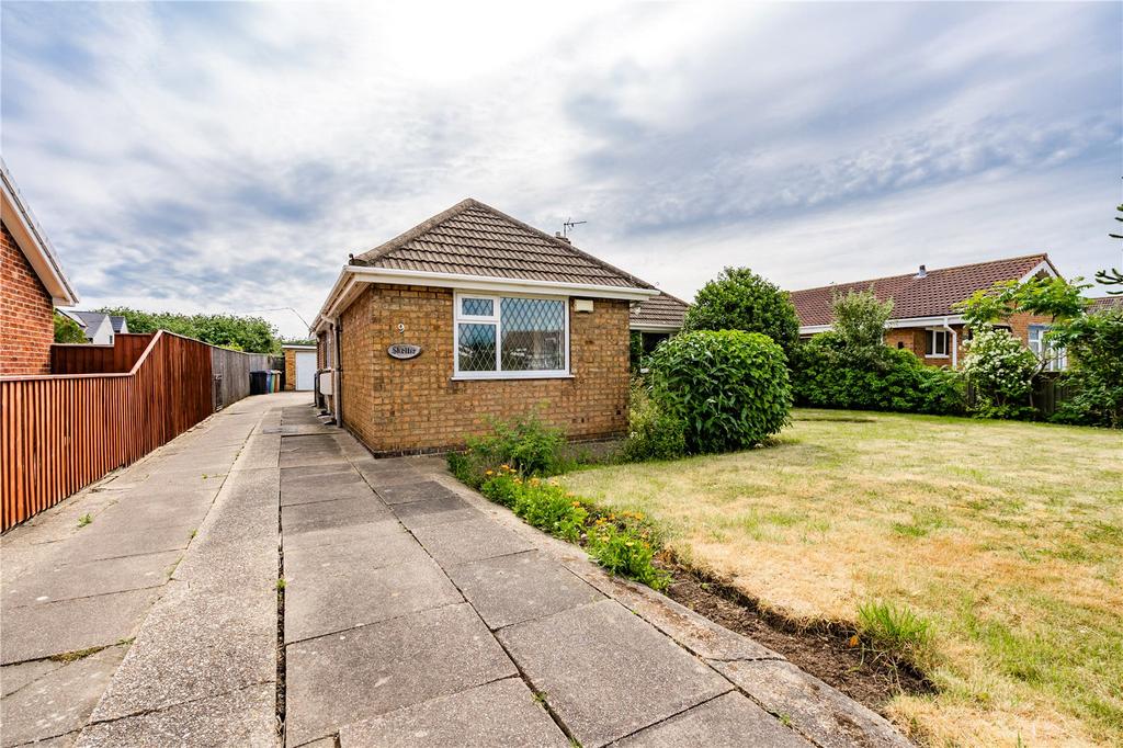 Carrington Drive, Humberston... 2 bed bungalow £255,000