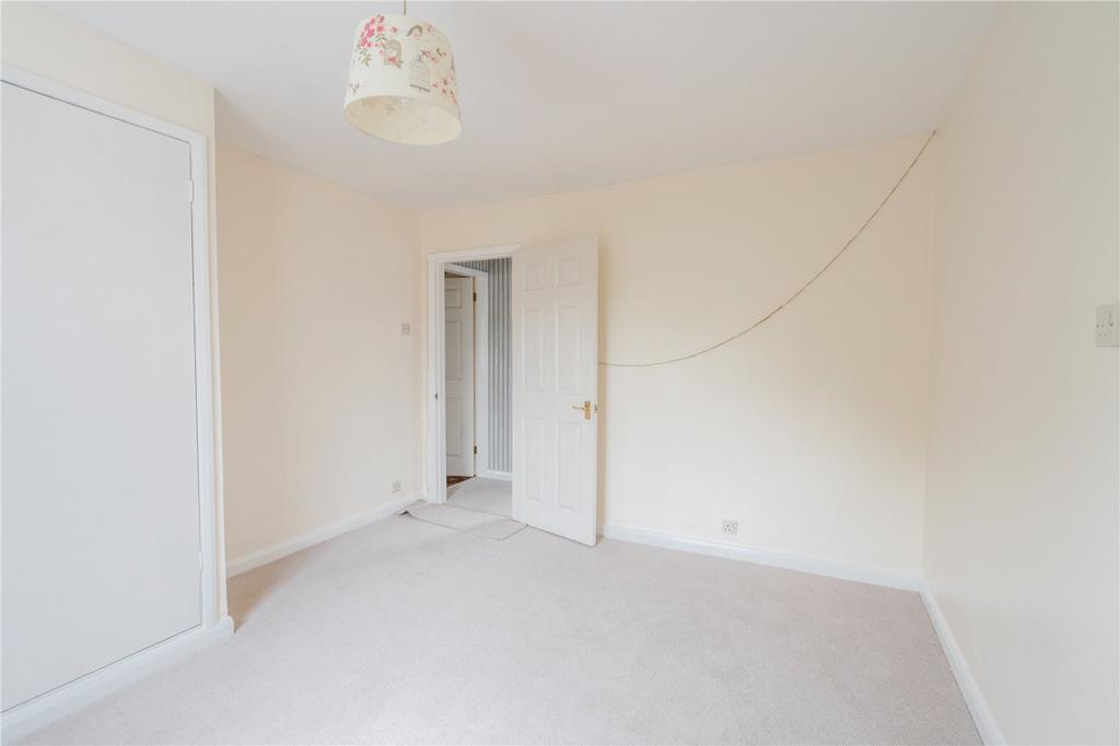 Bedroom 1 (2)