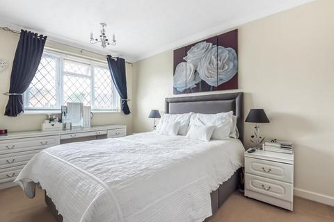 25 Cowleaze, Chinnor, OX39 4TB
