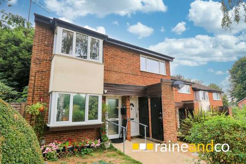 3 bedroom maisonette for sale, Lane End, Hatfield