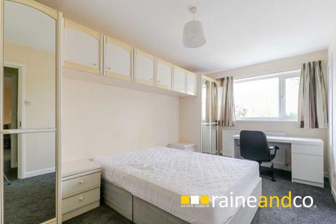 3 bedroom maisonette for sale, Lane End, Hatfield