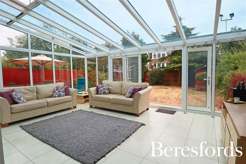 9 Brunel Close, Romford, RM1 4GR