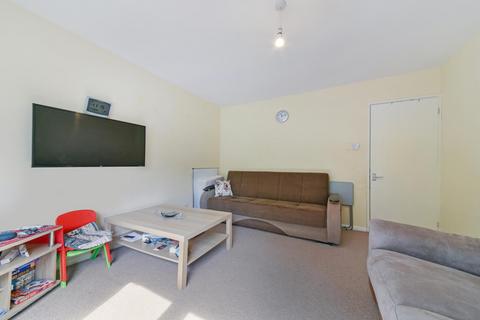 2 Lancey Close, London, SE7 8DN