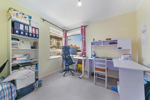 2 Lancey Close, London, SE7 8DN