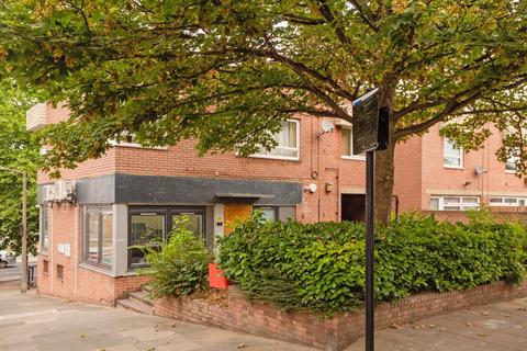 2 Lancey Close, London, SE7 8DN