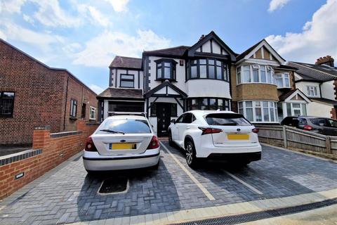 4 bedroom semi-detached house to rent, Upper Selsdon Road, South Croydon, Surrey CR2 8DD