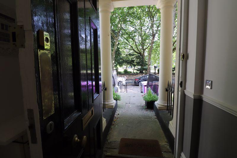 39 Falkner Square, Liverpool 2 bed apartment £1,500 pcm (£346 pw)