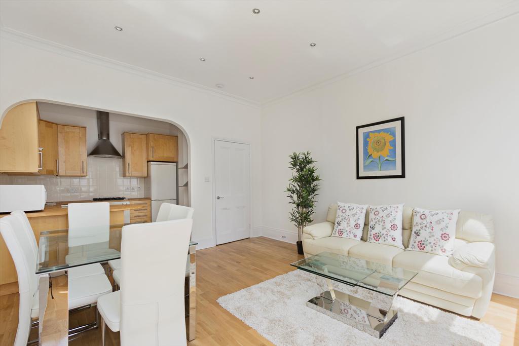 Southwell Gardens, South Kensington, London, SW7 2 bed flat £3,445
