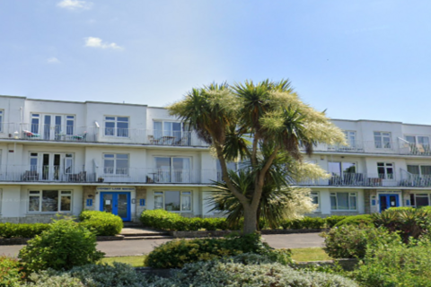 2 bedroom apartment to rent, Flat 6, Dorset Lake Manor, Sandbanks Rd, Poole, BH14 8EL