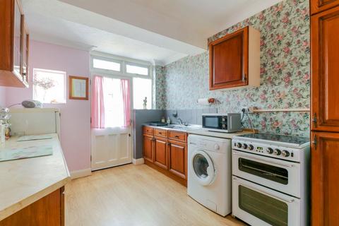 64 Albany Road, Enfield, EN3 5UE