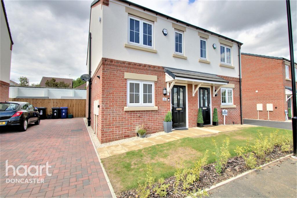 Thorpe Gardens, Doncaster 2 bed semidetached house £200,000