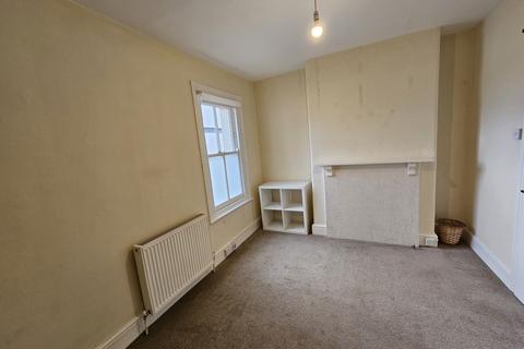 2 bedroom flat to rent, Brunswick Place, Dawlish, Devon, EX7 9PB