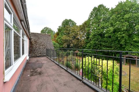 1 Brightlands Road, Reigate, RH2 0EP